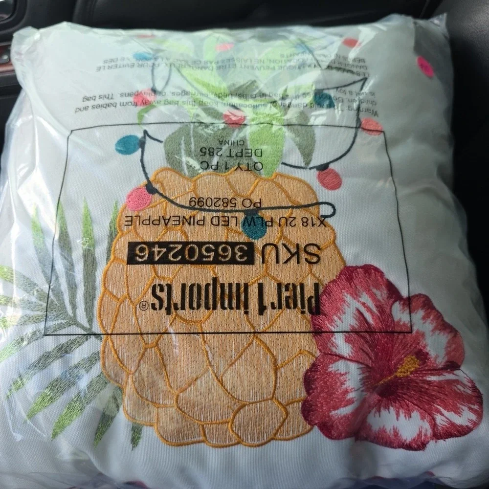 🌺 Led Light-Up PILLOW Pier 1 Imports EMBROIDERED PINEAPPLE - Battery Operated